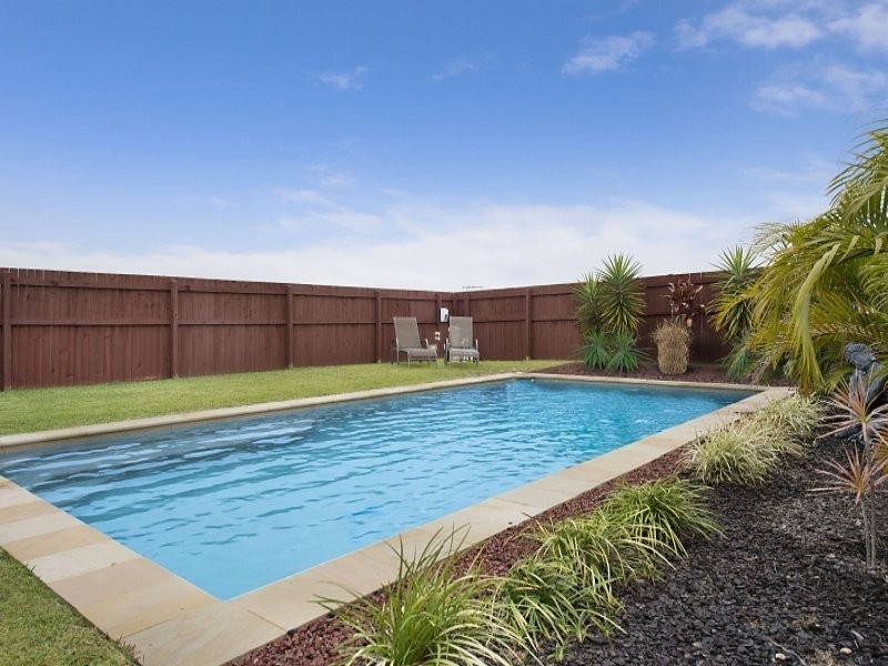 27 Daintree Circuit, North Lakes QLD 4509