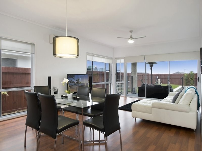 27 Daintree Circuit, North Lakes QLD 4509