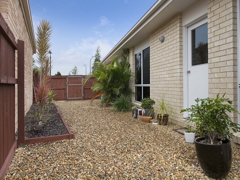 27 Daintree Circuit, North Lakes QLD 4509