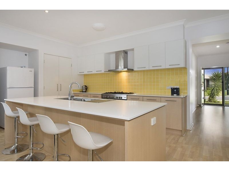 6 Price Street, North Lakes QLD 4509