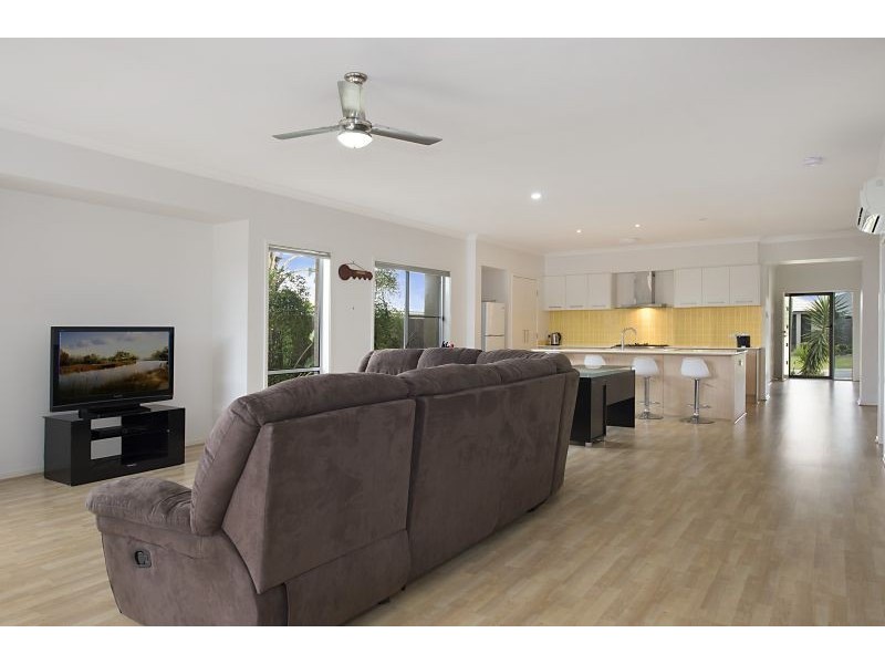 6 Price Street, North Lakes QLD 4509