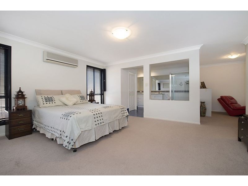 24 Chilton Crescent, North Lakes QLD 4509