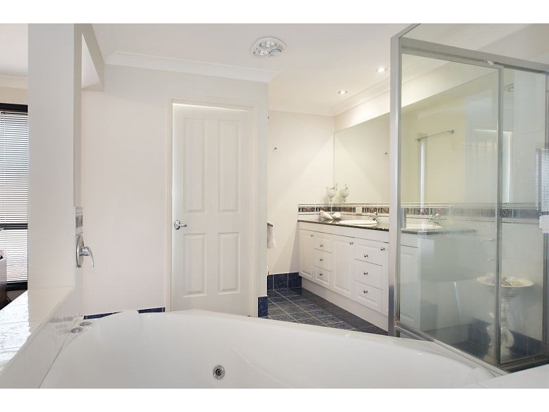 24 Chilton Crescent, North Lakes QLD 4509