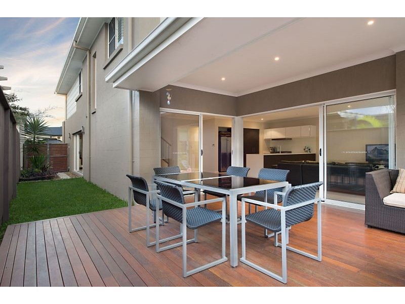 8 Nicklaus Parade, North Lakes QLD 4509