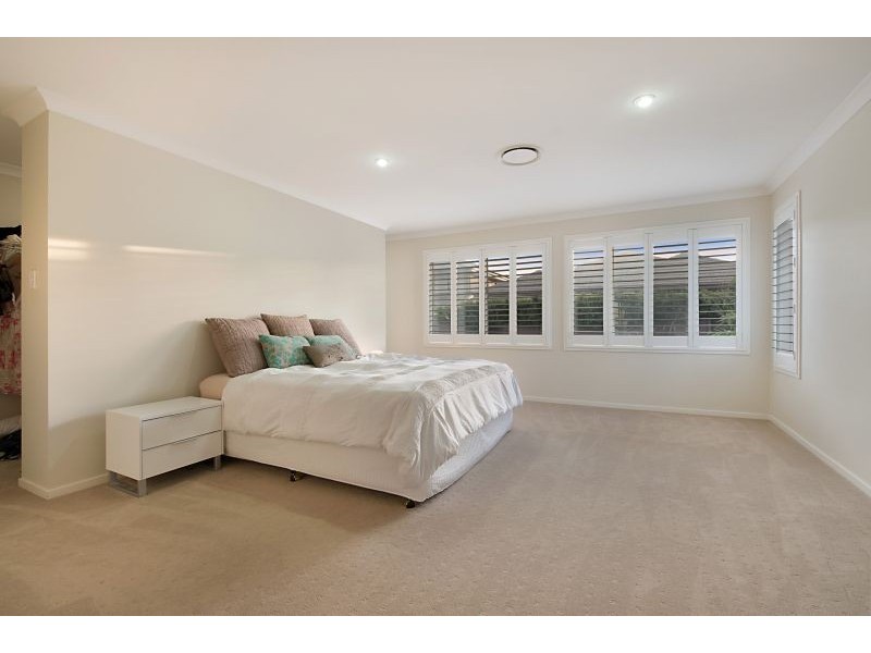 8 Nicklaus Parade, North Lakes QLD 4509