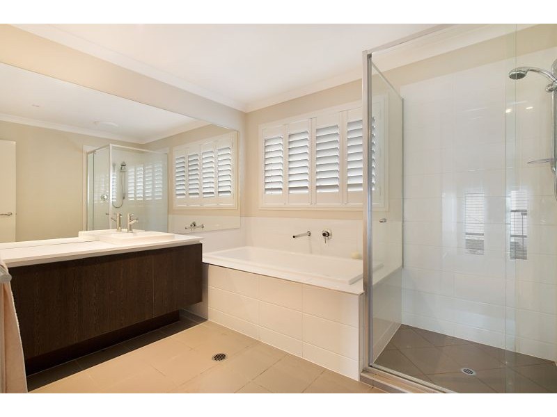 8 Nicklaus Parade, North Lakes QLD 4509