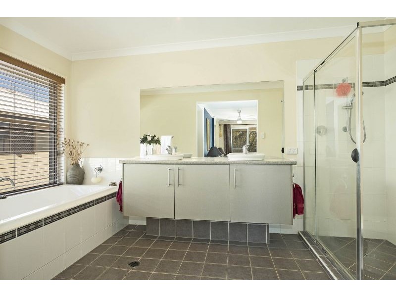 2 Lacebark Street, North Lakes QLD 4509