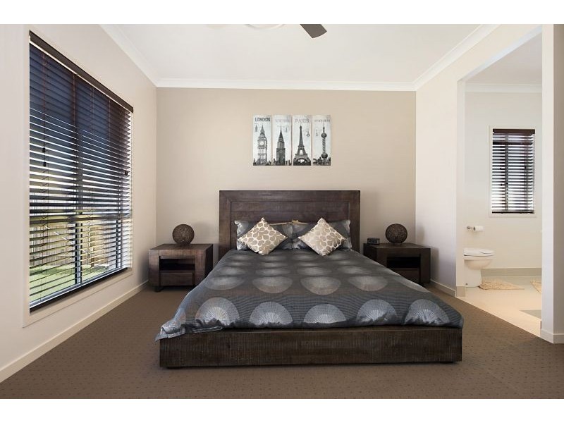 16 Portmarnock Street, North Lakes QLD 4509