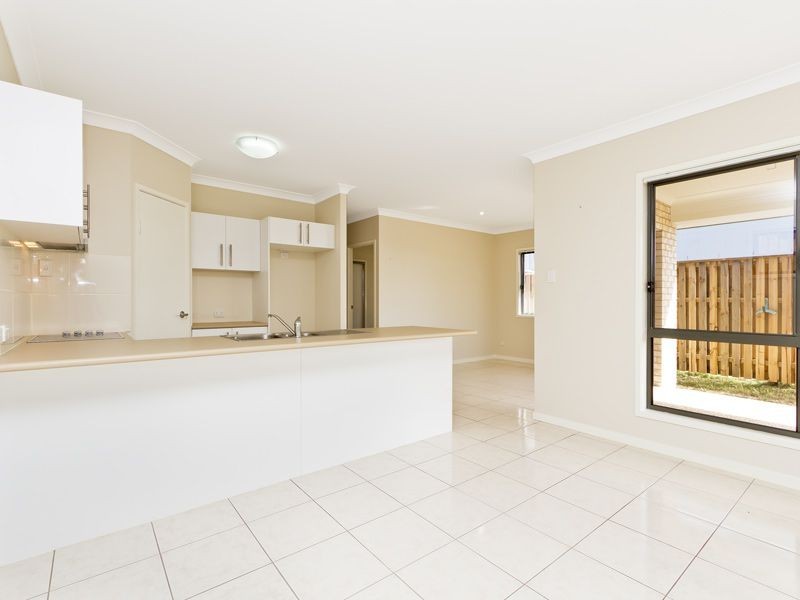 6 Melville Terrace, North Lakes QLD 4509