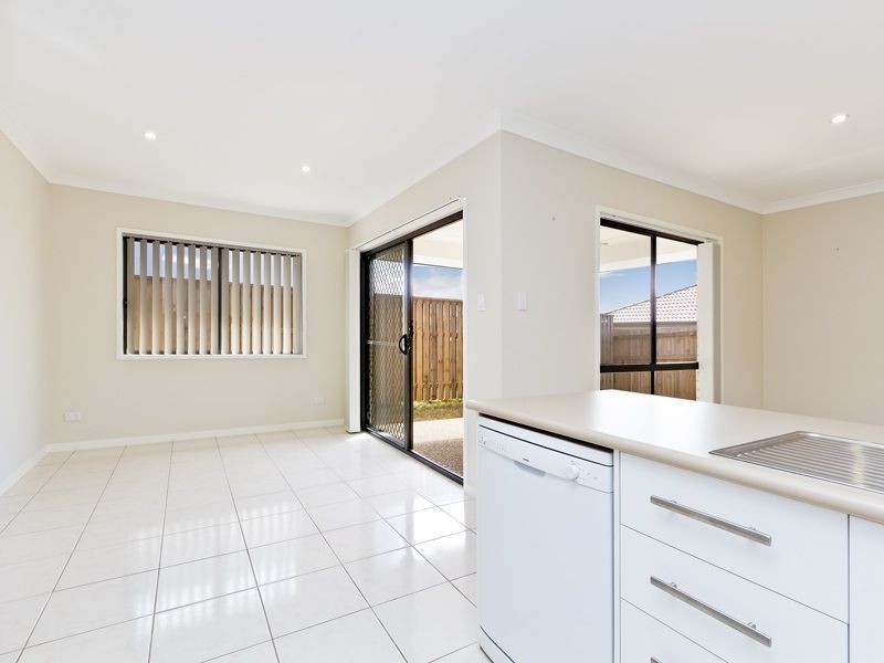 6 Melville Terrace, North Lakes QLD 4509