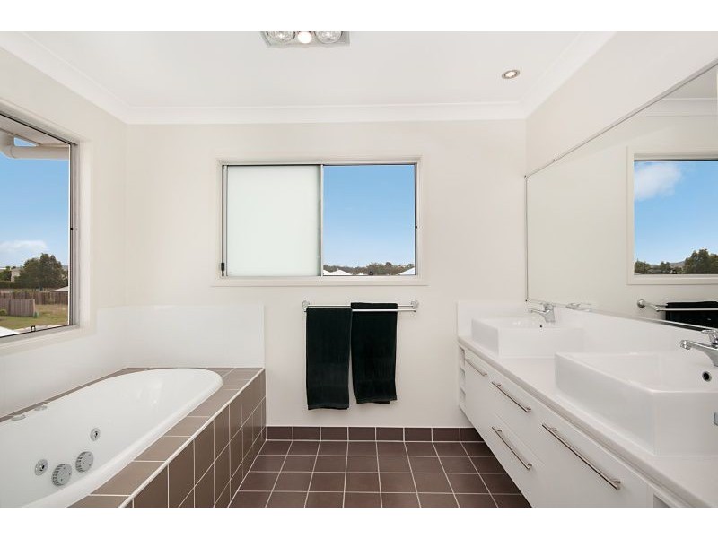 6 Midyim Street, North Lakes QLD 4509