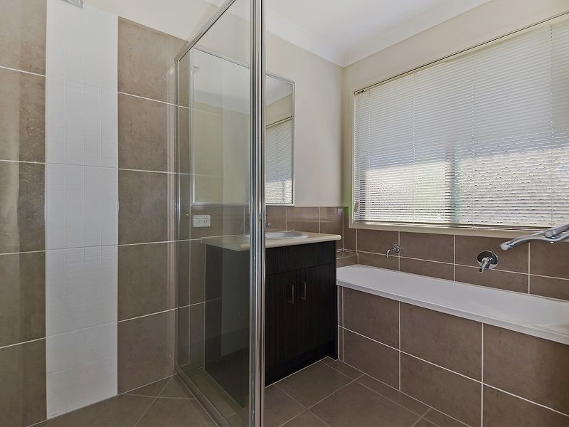 24 Edward Close,, North Lakes QLD 4509
