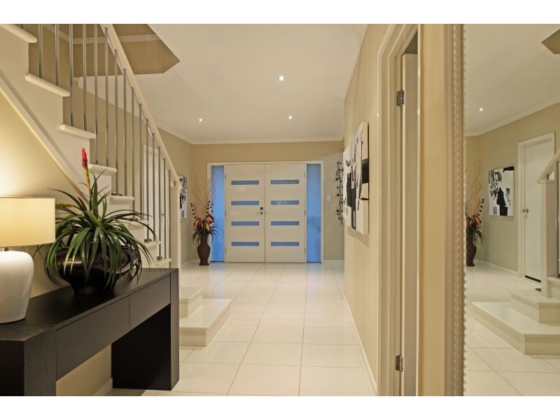 14 Nicklaus Parade, North Lakes QLD 4509