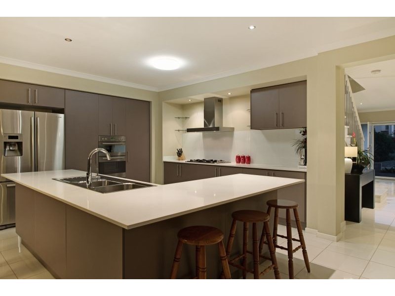 14 Nicklaus Parade, North Lakes QLD 4509