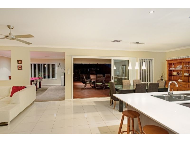 14 Nicklaus Parade, North Lakes QLD 4509