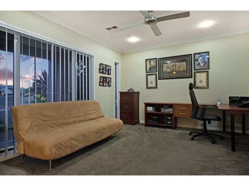 14 Nicklaus Parade, North Lakes QLD 4509