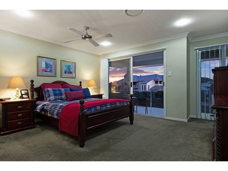 14 Nicklaus Parade, North Lakes QLD 4509