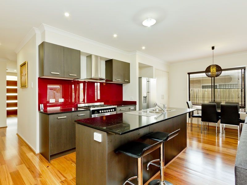 8 Edward Close, North Lakes QLD 4509