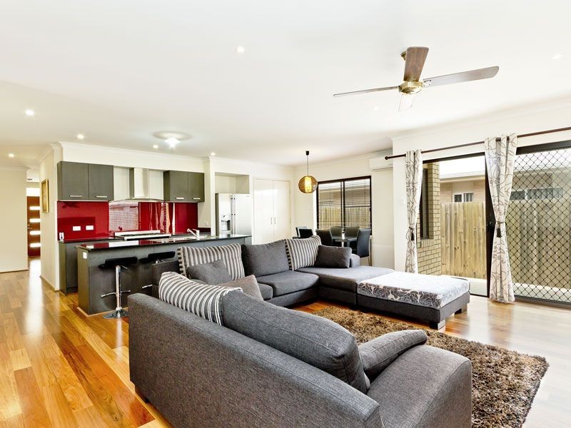 8 Edward Close, North Lakes QLD 4509