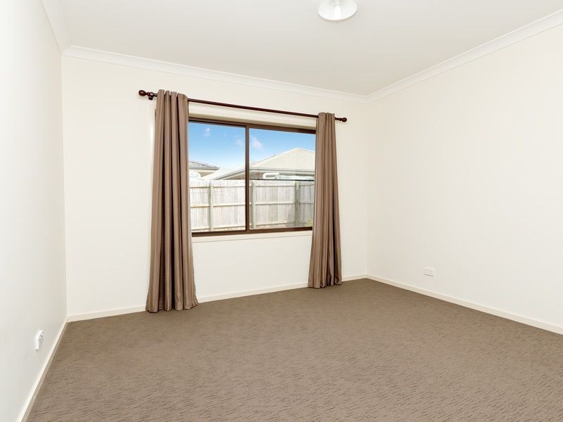 8 Edward Close, North Lakes QLD 4509