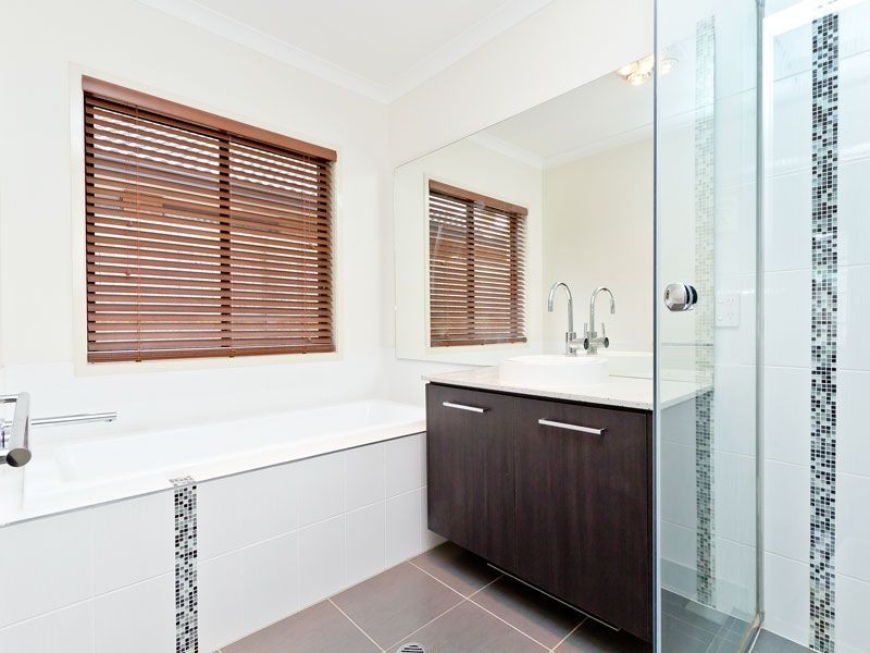 8 Edward Close, North Lakes QLD 4509