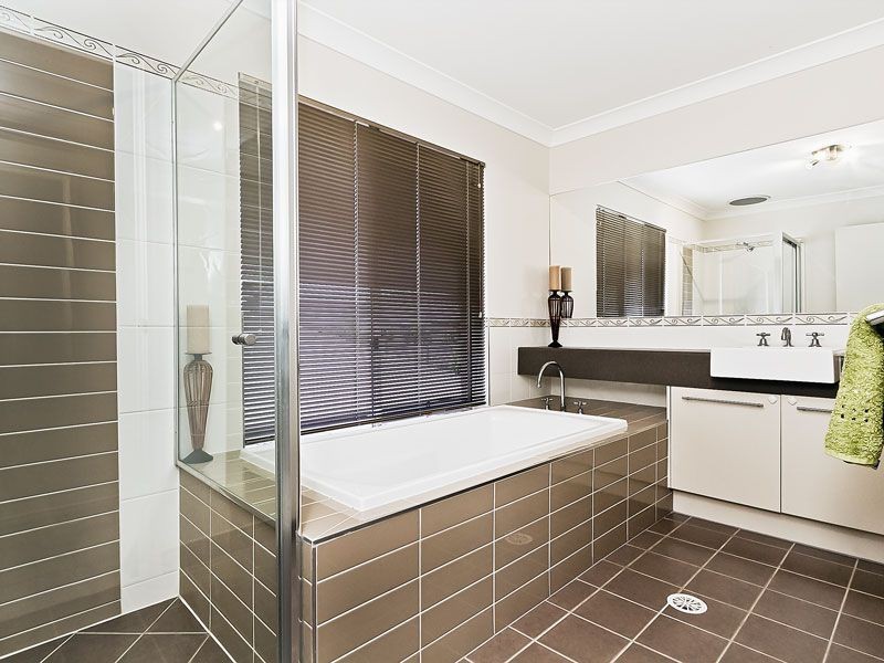 6 Warabi Crescent, North Lakes QLD 4509