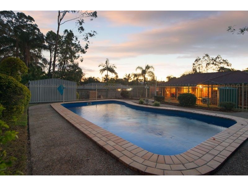 92 Rue Montaigne, Petrie QLD 4502