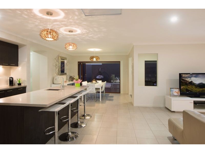 4 Menara Circuit, North Lakes QLD 4509