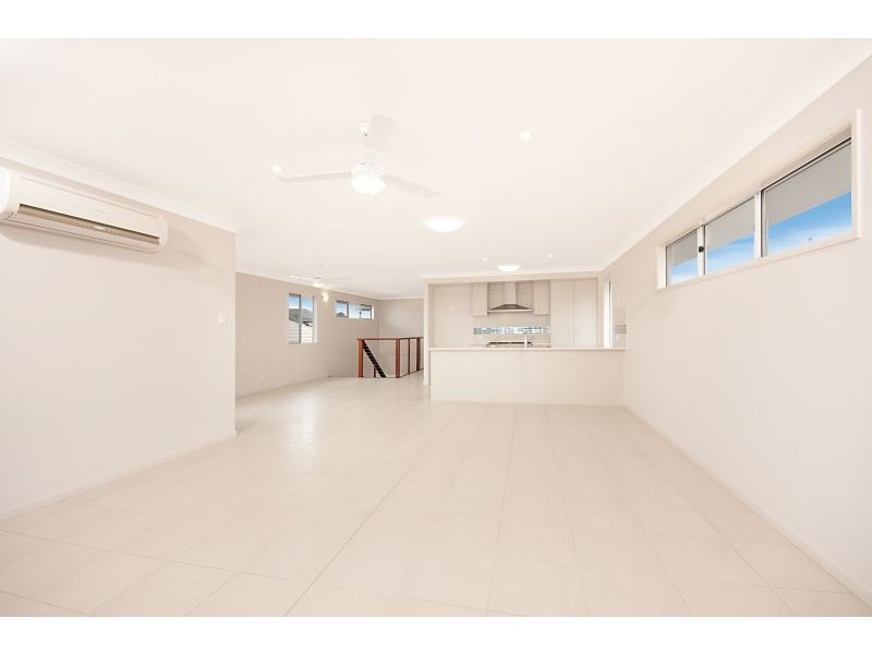 132 Mackintosh Drive, North Lakes QLD 4509