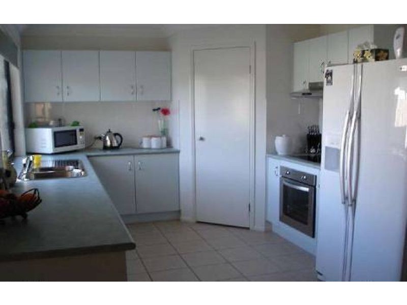 22 Dotterel Crescent, North Lakes QLD 4509