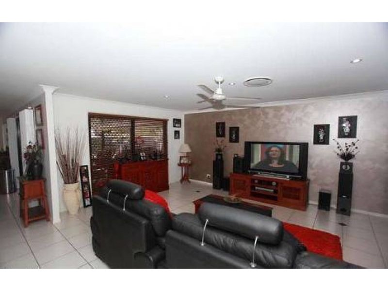 2 Brindabella Court, North Lakes QLD 4509