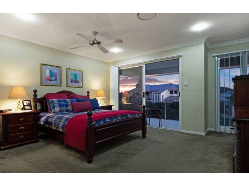 14 Nicklaus Parade, North Lakes QLD 4509