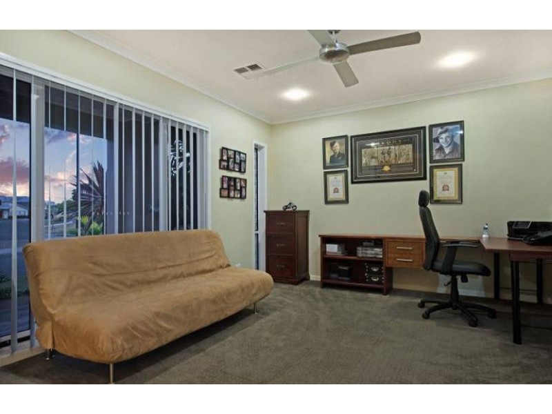 14 Nicklaus Parade, North Lakes QLD 4509