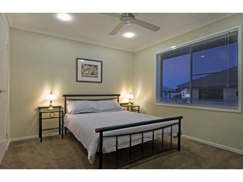 14 Nicklaus Parade, North Lakes QLD 4509