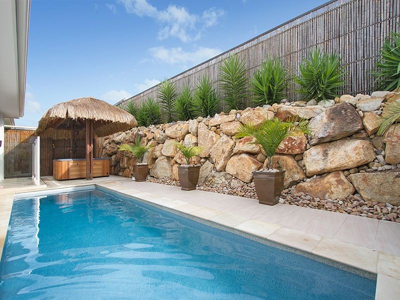 14 Cowen Terrace, North Lakes QLD 4509