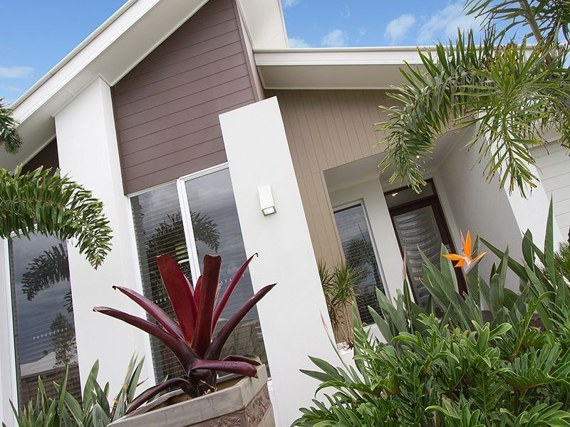 14 Cowen Terrace, North Lakes QLD 4509