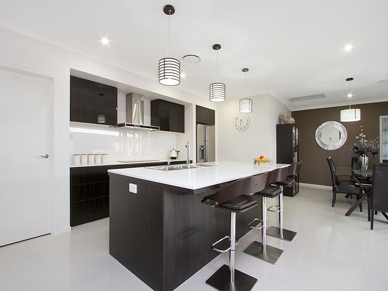 14 Cowen Terrace, North Lakes QLD 4509