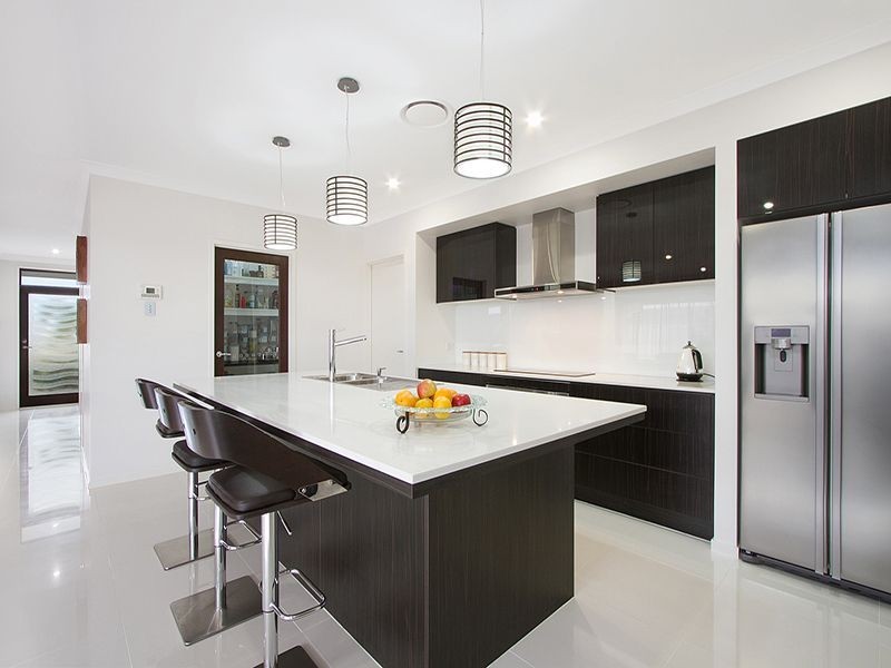 14 Cowen Terrace, North Lakes QLD 4509