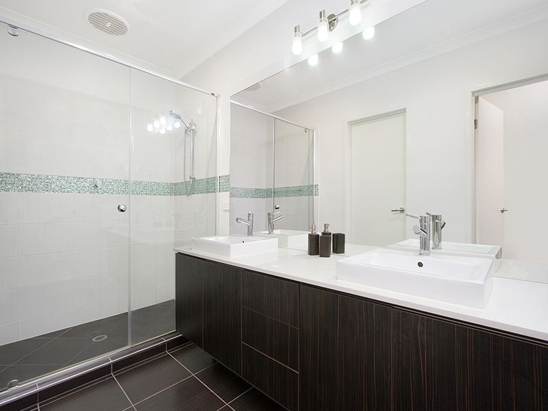 14 Cowen Terrace, North Lakes QLD 4509