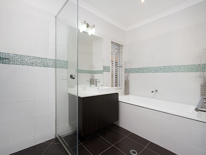 14 Cowen Terrace, North Lakes QLD 4509