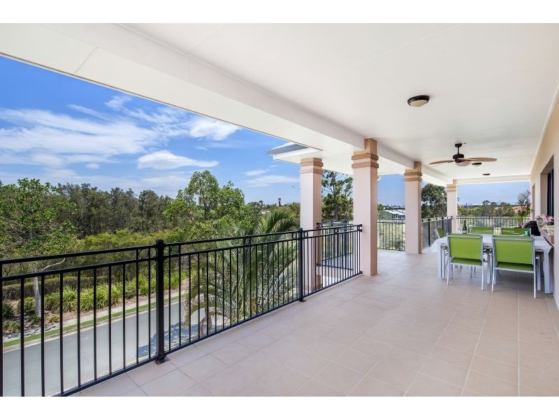 22 Lochside Drive, North Lakes QLD 4509