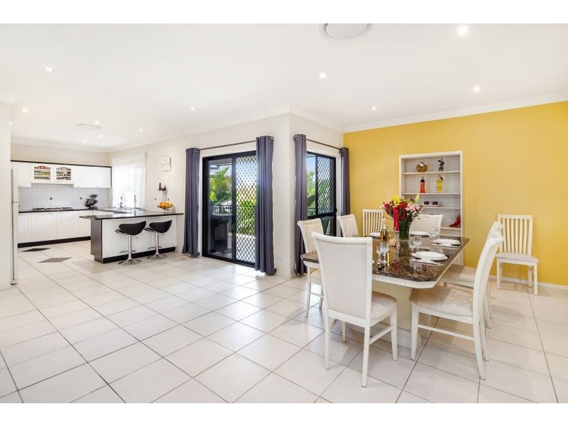 22 Lochside Drive, North Lakes QLD 4509