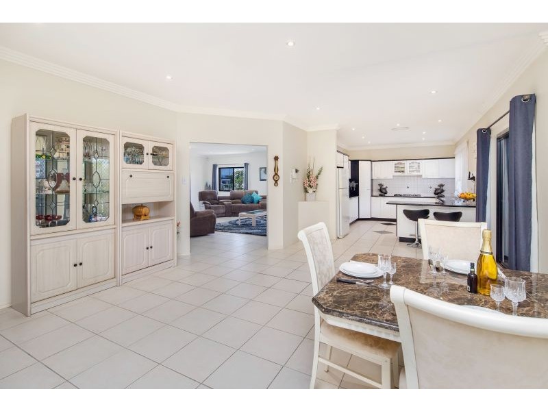 22 Lochside Drive, North Lakes QLD 4509