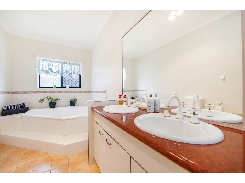 22 Lochside Drive, North Lakes QLD 4509