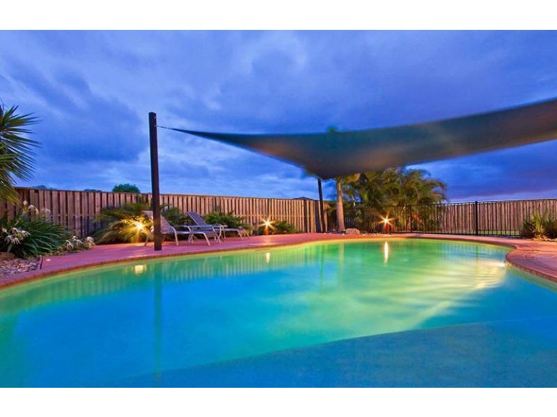 33 Chilton Crescent, North Lakes QLD 4509