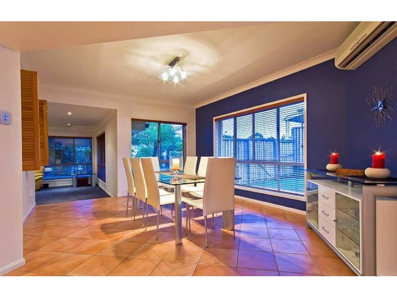 33 Chilton Crescent, North Lakes QLD 4509