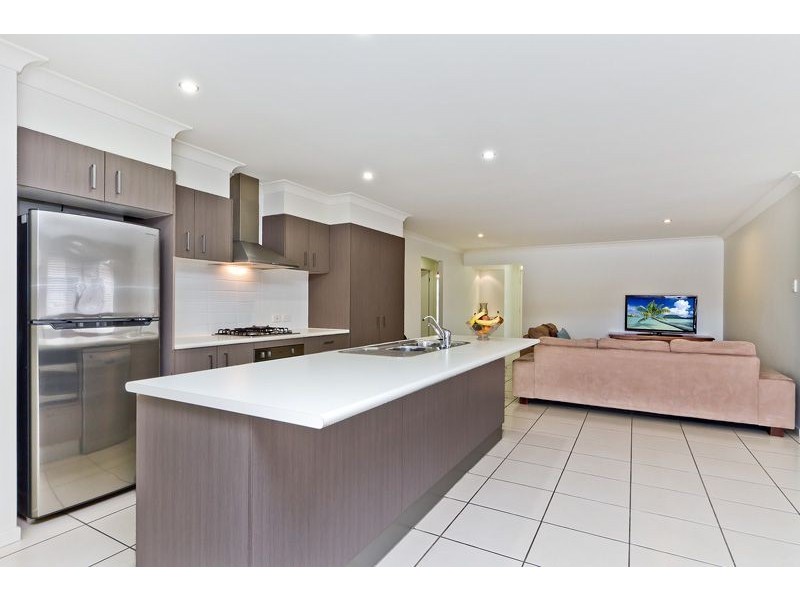21 Langham Crescent, North Lakes QLD 4509