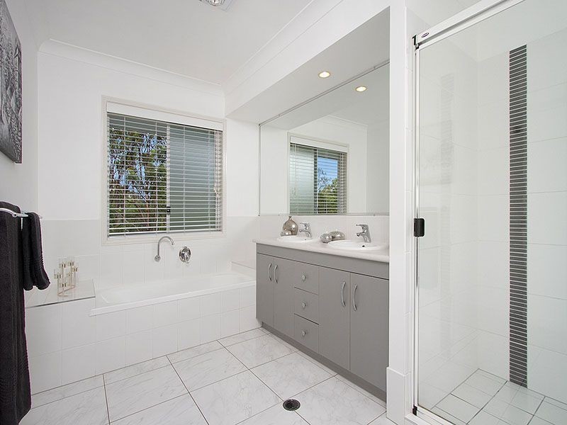 28 Millettia Close, North Lakes QLD 4509