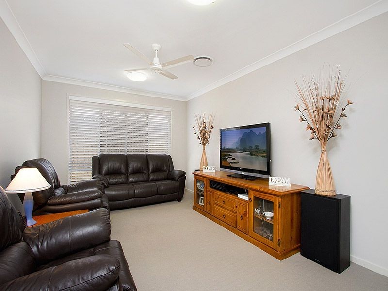 10 Troon Street, North Lakes QLD 4509