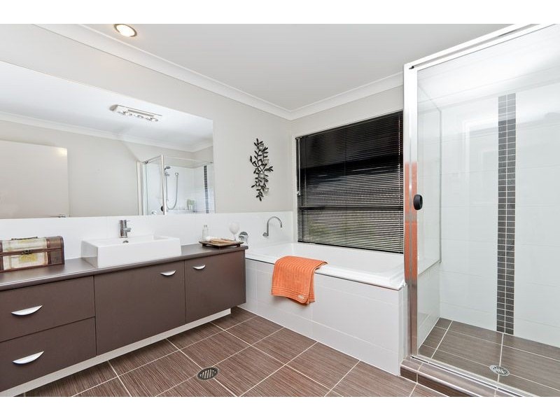 16 Calder Street, North Lakes QLD 4509